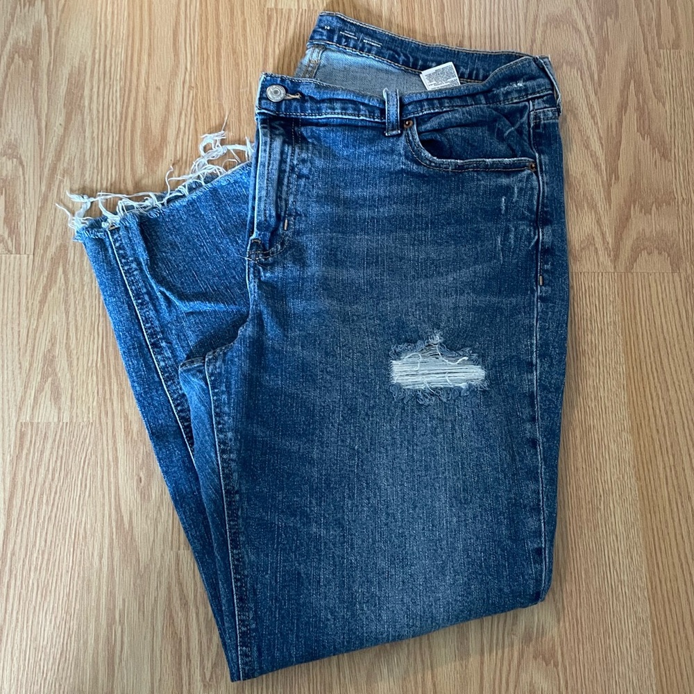Midrise boyfriend straight jeans